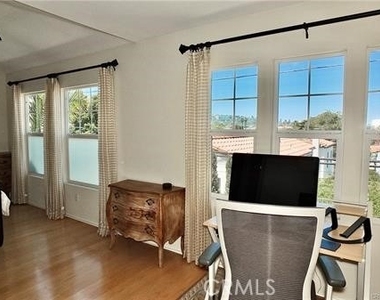 1566 Plymouth Lane - Photo Thumbnail 12