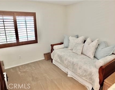 1566 Plymouth Lane - Photo Thumbnail 19