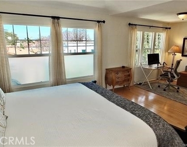1566 Plymouth Lane - Photo Thumbnail 14