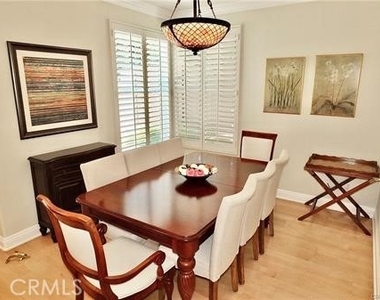 1566 Plymouth Lane - Photo Thumbnail 9