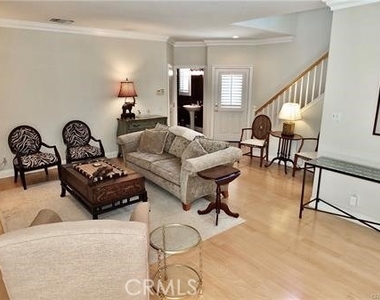 1566 Plymouth Lane - Photo Thumbnail 5
