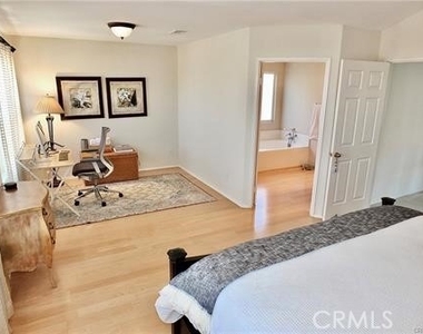 1566 Plymouth Lane - Photo Thumbnail 16