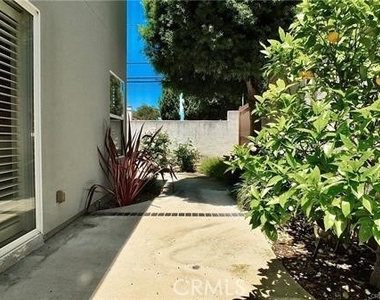 1566 Plymouth Lane - Photo Thumbnail 22