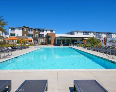 1645 W Hornet Drive - Photo Thumbnail 29