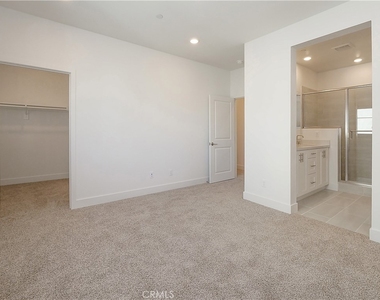 1645 W Hornet Drive - Photo Thumbnail 13