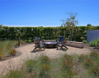 1645 W Hornet Drive - Photo Thumbnail 37