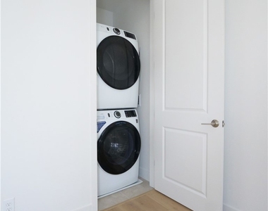 1645 W Hornet Drive - Photo Thumbnail 22