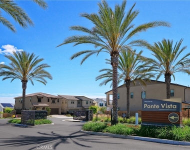 1645 W Hornet Drive - Photo Thumbnail 38