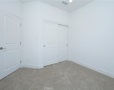1645 W Hornet Drive - Photo Thumbnail 19