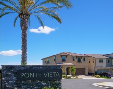 1645 W Hornet Drive - Photo Thumbnail 40