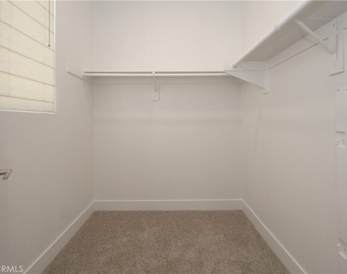 1645 W Hornet Drive - Photo Thumbnail 15