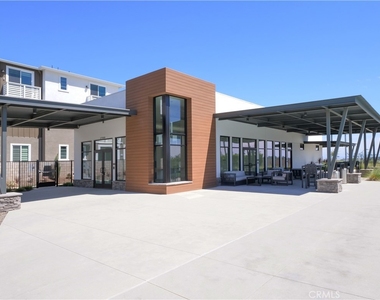 1645 W Hornet Drive - Photo Thumbnail 34