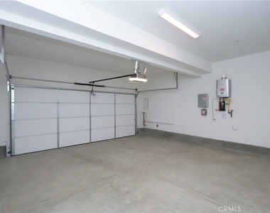 1645 W Hornet Drive - Photo Thumbnail 23