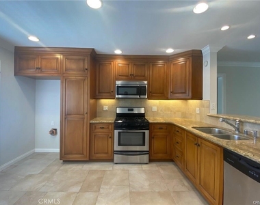 1111 Lake Street - Photo Thumbnail 1