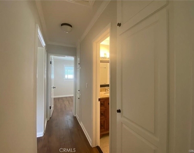 1111 Lake Street - Photo Thumbnail 3