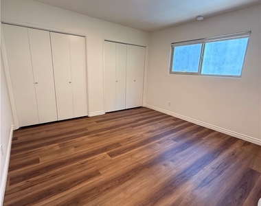 1651 Golden Gate - Photo Thumbnail 4