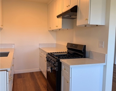 1651 Golden Gate - Photo Thumbnail 1