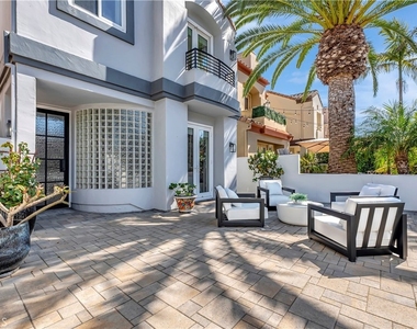 620 22nd Street - Photo Thumbnail 1