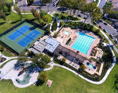 17842 Arbor Ln - Photo Thumbnail 4