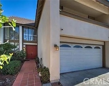17842 Arbor Ln - Photo Thumbnail 3