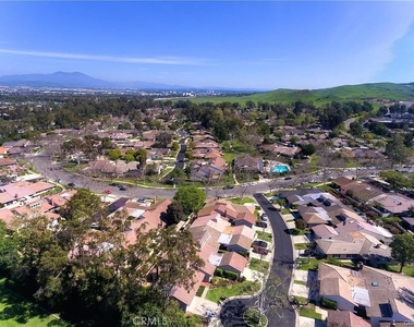 17842 Arbor Ln - Photo Thumbnail 7