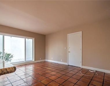 17842 Arbor Ln - Photo Thumbnail 16