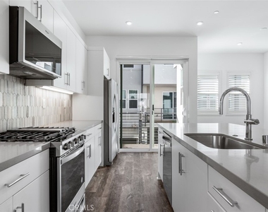 1415 West Cara Drive - Photo Thumbnail 9