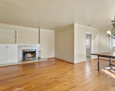 789 W Gleason Street - Photo Thumbnail 2