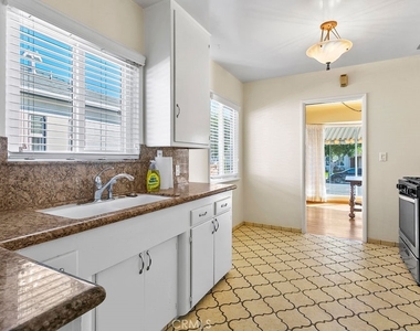 789 W Gleason Street - Photo Thumbnail 8