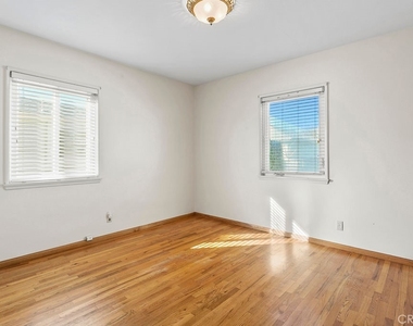 789 W Gleason Street - Photo Thumbnail 12