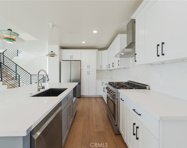 714 N Chestnut Avenue - Photo Thumbnail 10