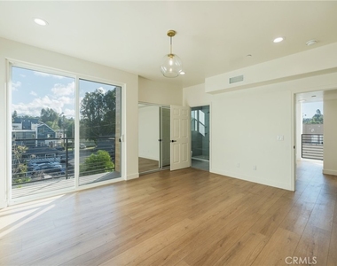 714 N Chestnut Avenue - Photo Thumbnail 23
