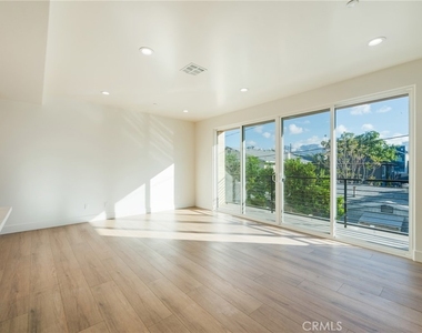 714 N Chestnut Avenue - Photo Thumbnail 13