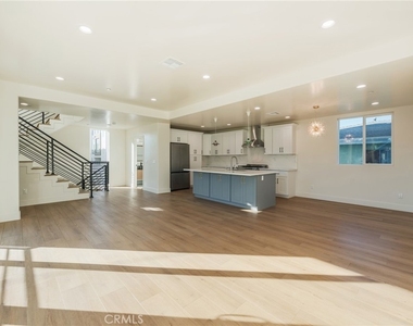 714 N Chestnut Avenue - Photo Thumbnail 7