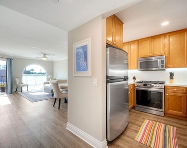 7509 Draper Ave - Photo Thumbnail 3