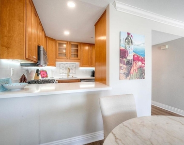 7509 Draper Ave - Photo Thumbnail 5