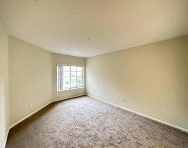 111 Saint Matthews Avenue - Photo Thumbnail 15