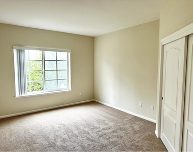 111 Saint Matthews Avenue - Photo Thumbnail 16