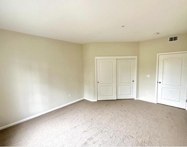 111 Saint Matthews Avenue - Photo Thumbnail 11