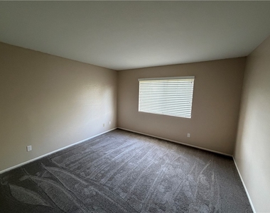3636 Sumner Avenue - Photo Thumbnail 7
