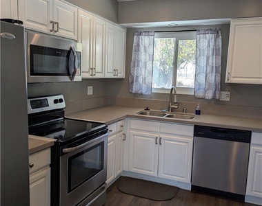 28635 Hoylake Court - Photo Thumbnail 8