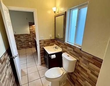 1336 W 109 Street - Photo Thumbnail 6