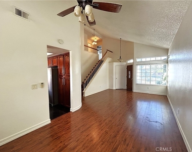 3214 Canary Court - Photo Thumbnail 5