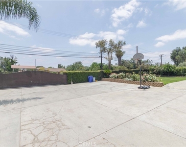 10249 Jurupa - Photo Thumbnail 22