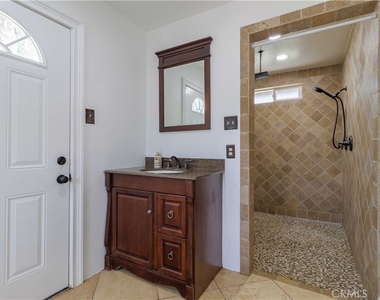 10249 Jurupa - Photo Thumbnail 9