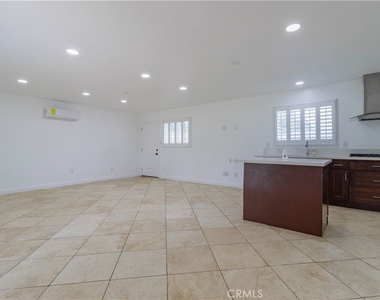 10249 Jurupa - Photo Thumbnail 5