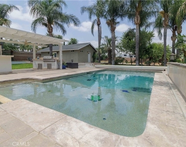 10249 Jurupa - Photo Thumbnail 13