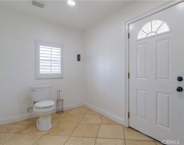 10249 Jurupa - Photo Thumbnail 8