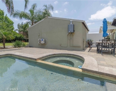 10249 Jurupa - Photo Thumbnail 23