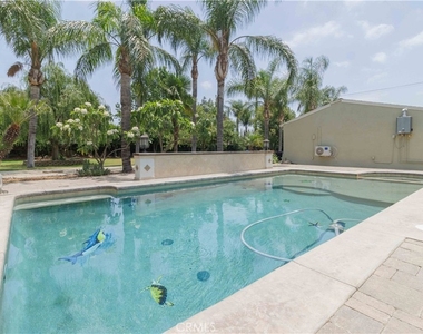 10249 Jurupa - Photo Thumbnail 21